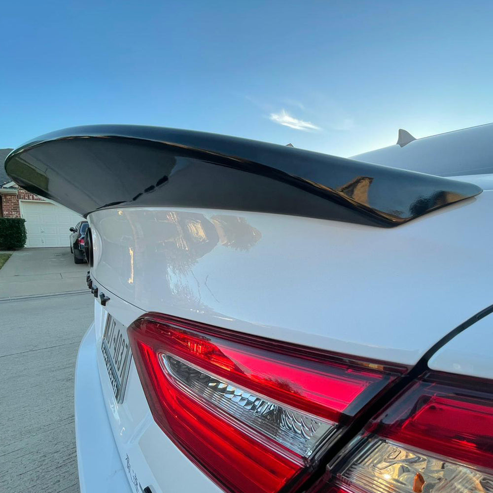 2017 Toyota Camry Spoiler: Sentuhan Estetika dan Performa yang Memikat